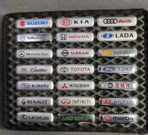 Металлический автомобильный логотип